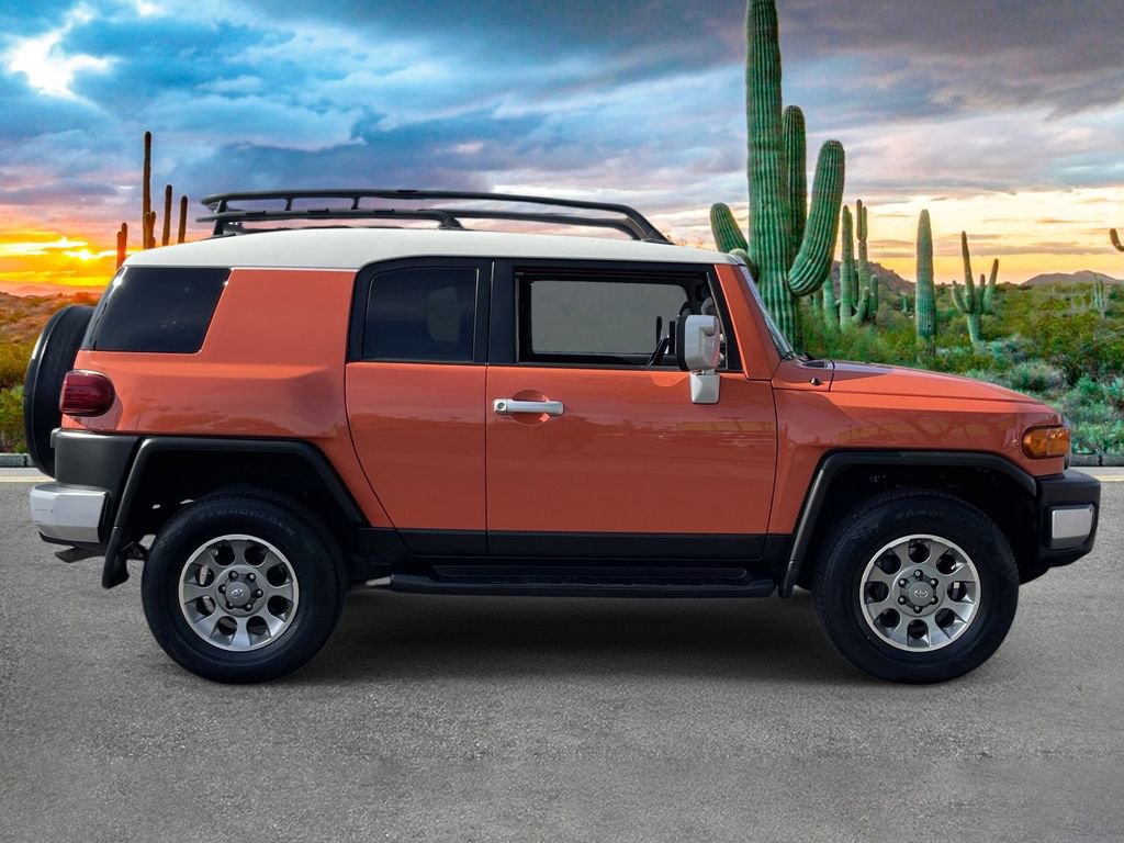 Used 2013 Toyota FJ Cruiser 4WD w/ Convenience Pkg image 2