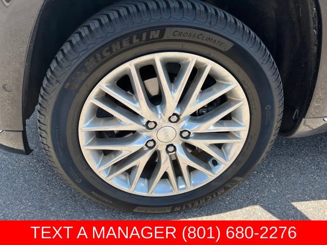 Used 2018 Jeep Grand Cherokee Summit AWD/4WD image 8