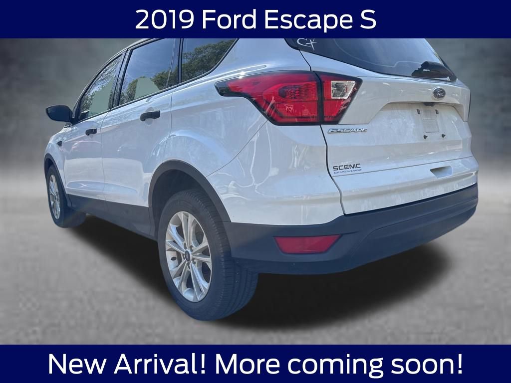 Used 2019 Ford Escape S image 3