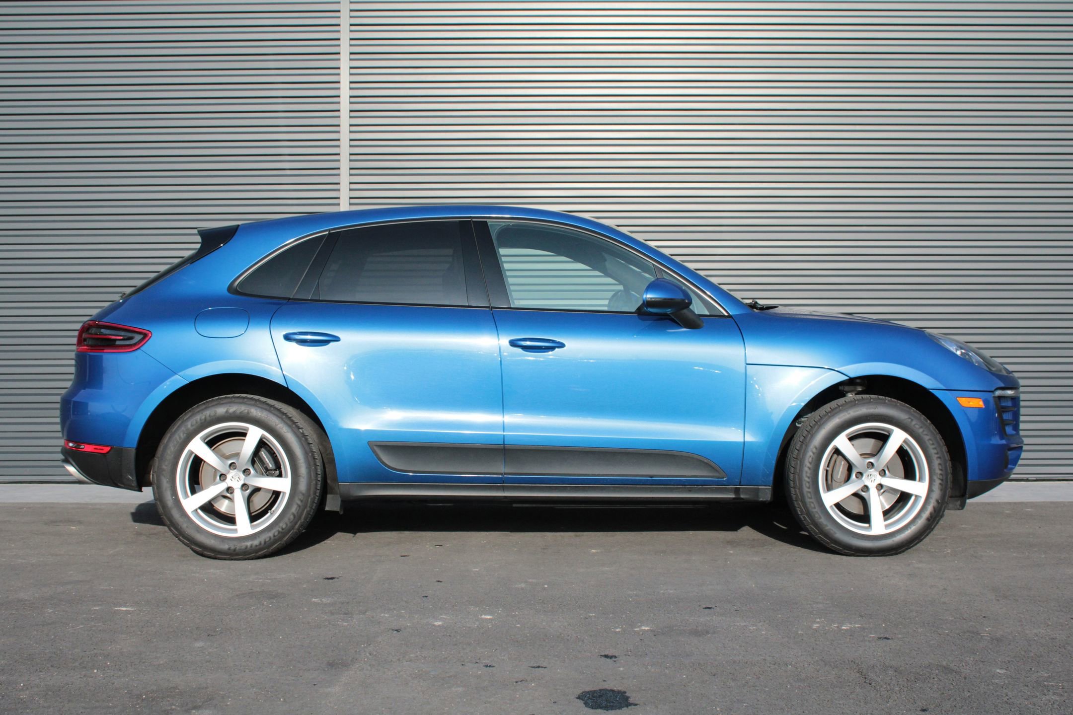 Used 2017 Porsche Macan image 8