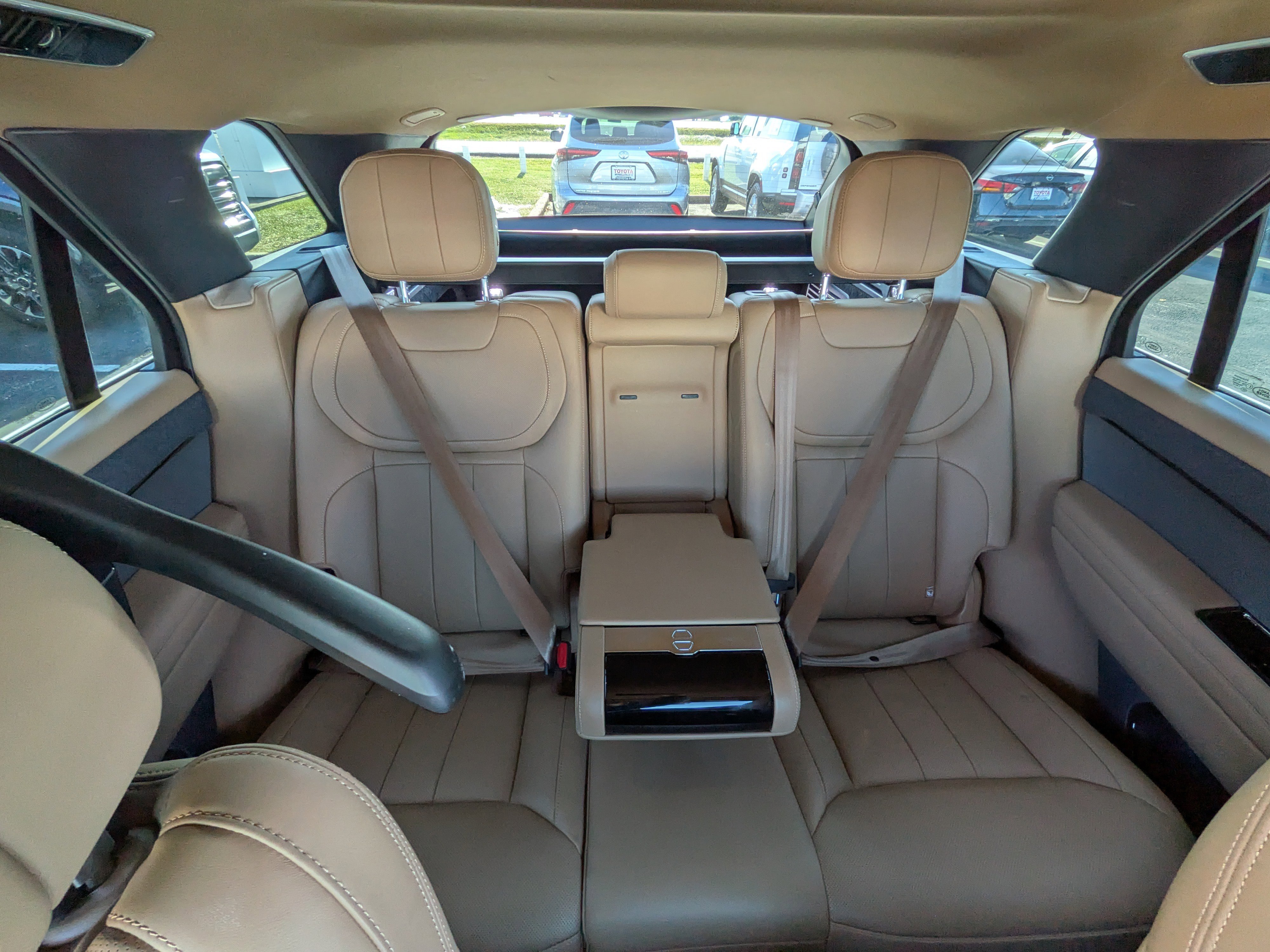 Used 2024 Land Rover Range Rover Sport SE image 18