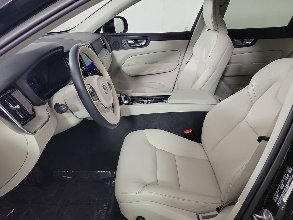 Certified 2023 Volvo XC60 B5 Plus w/ Climate Package AWD/4WD image 23
