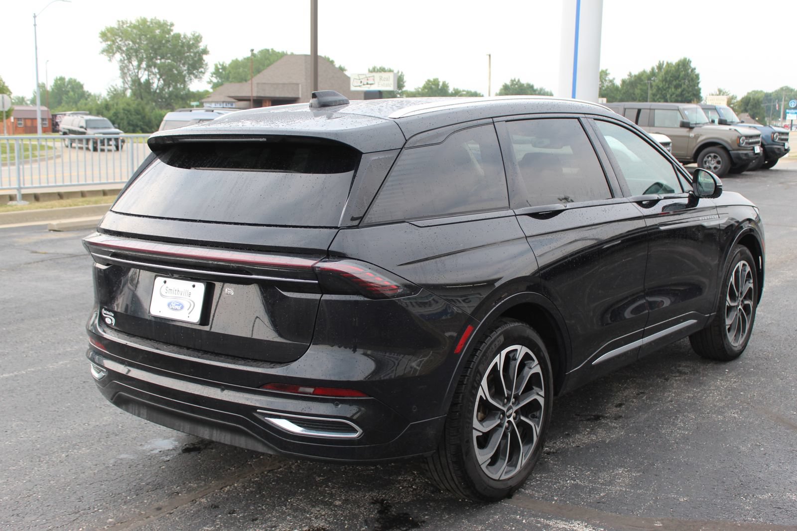 Used 2024 Lincoln Nautilus Reserve w/ Equipment Group 203A AWD/4WD image 6