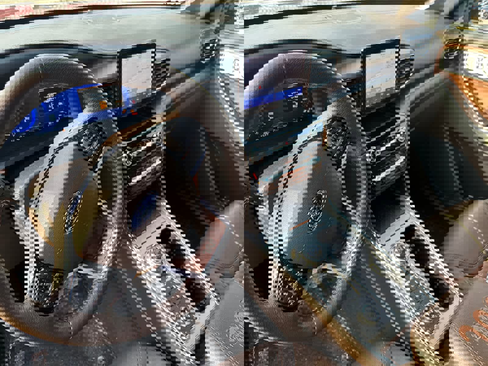 Used 2023 Ford Explorer King Ranch w/ Class IV Trailer Tow Package image 11