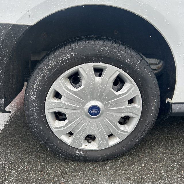 Used 2020 Ford Transit Connect XL image 18
