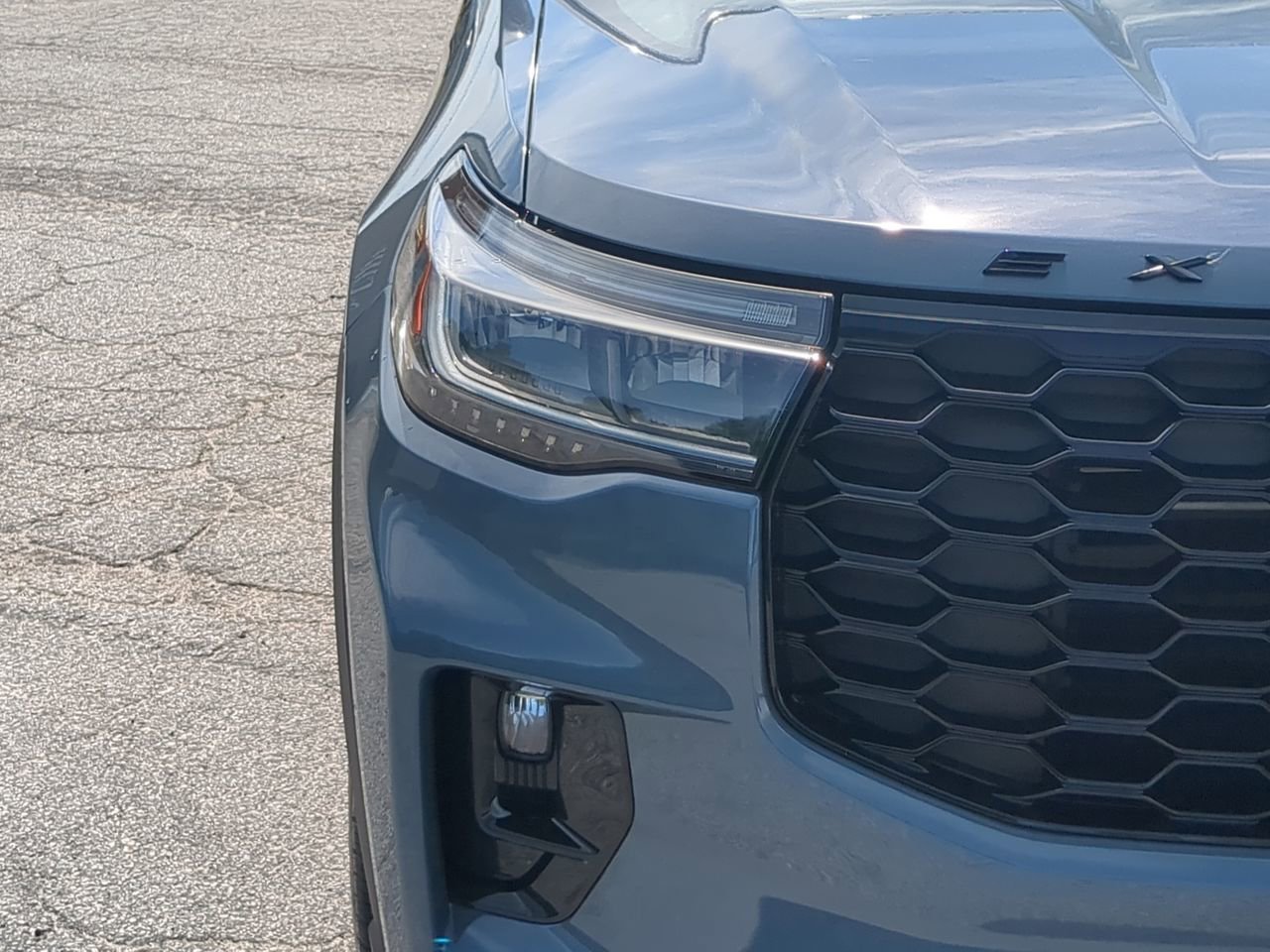 Used 2025 Ford Explorer ST AWD/4WD image 8