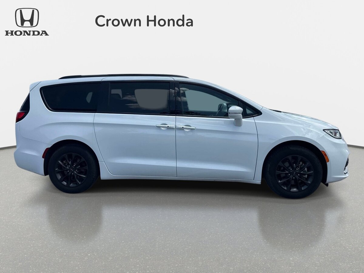 Used 2021 Chrysler Pacifica Touring w/ S Appearance Package FWD image 5