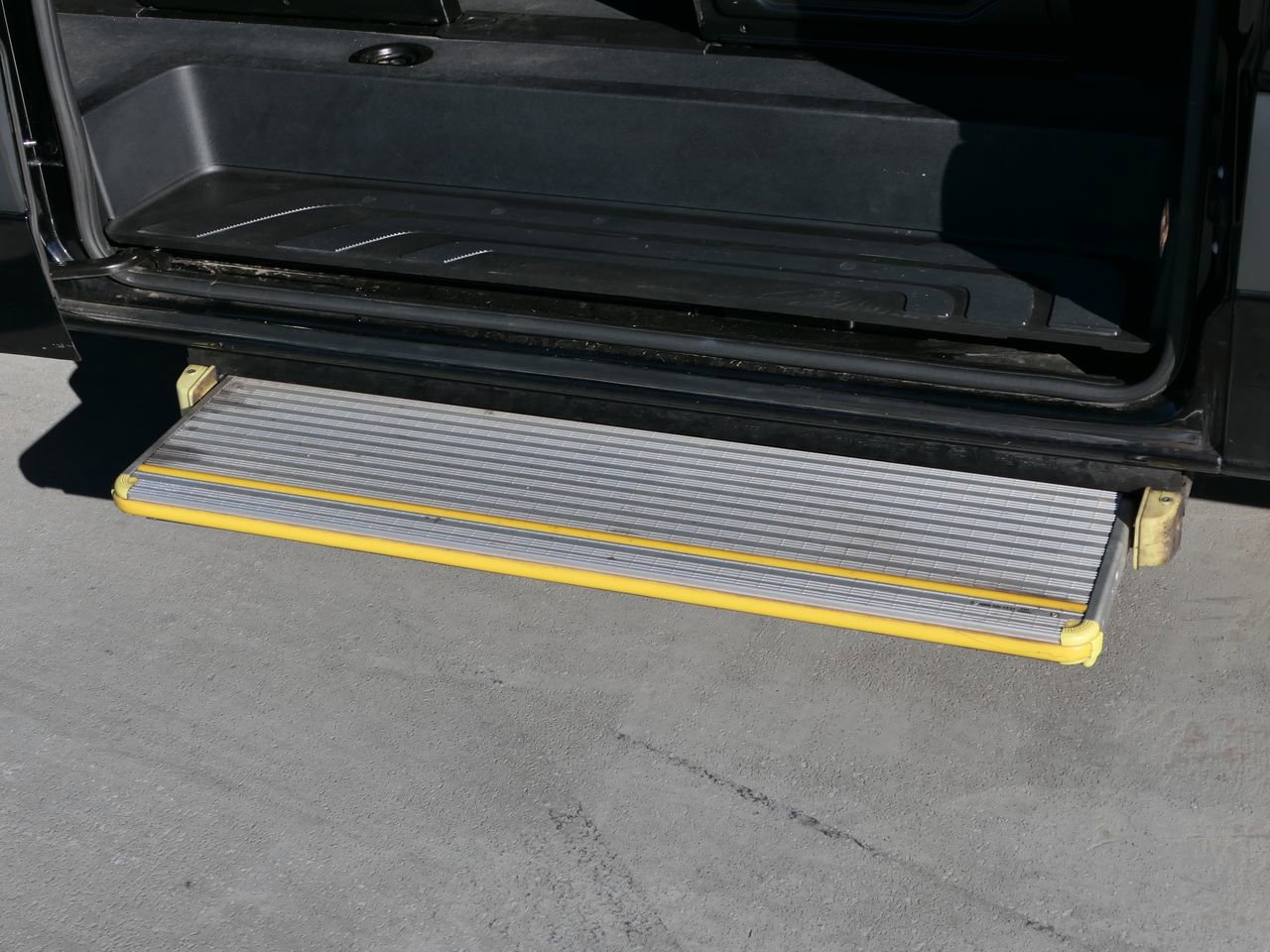 Used 2023 Mercedes-Benz Sprinter 2500 image 25