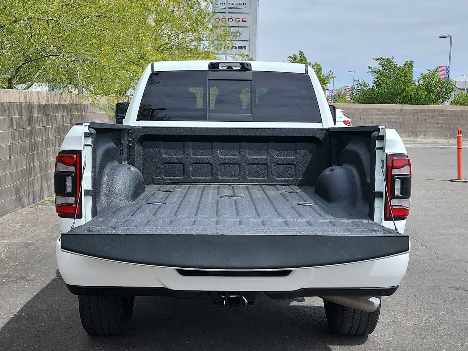 Used 2024 RAM 2500 Laramie w/ Night Edition AWD/4WD image 14