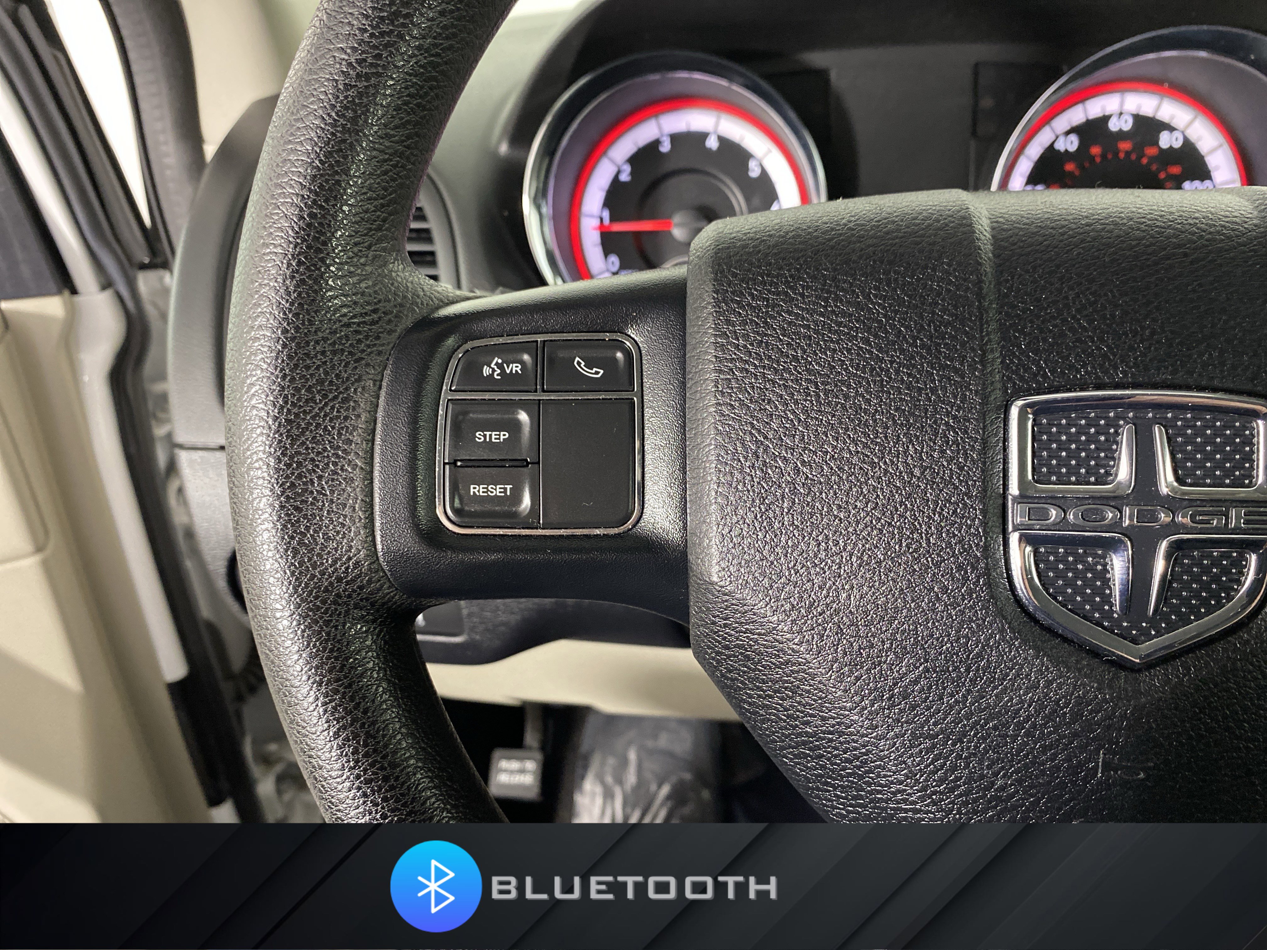 Used 2018 Dodge Grand Caravan SE w/ UConnect Hands-Free Group image 20