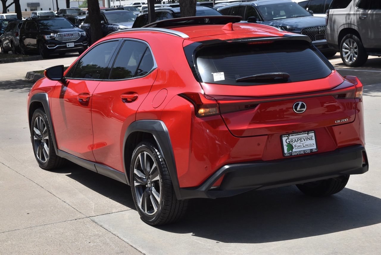 Used 2020 Lexus UX 200 w/ Premium Package FWD image 10