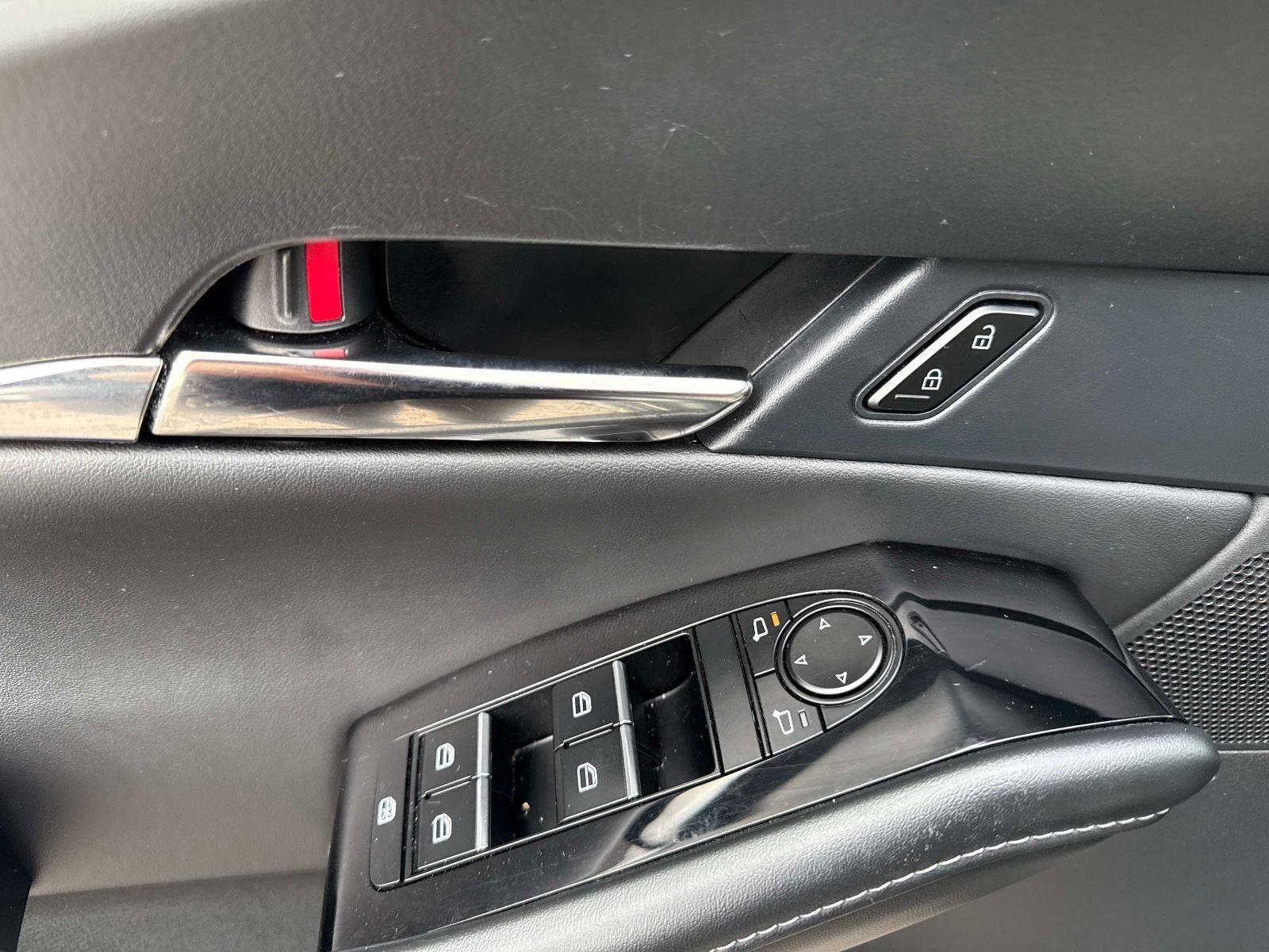 Certified 2025 MAZDA CX-30 AWD 2.5 S w/ Preferred Package image 18