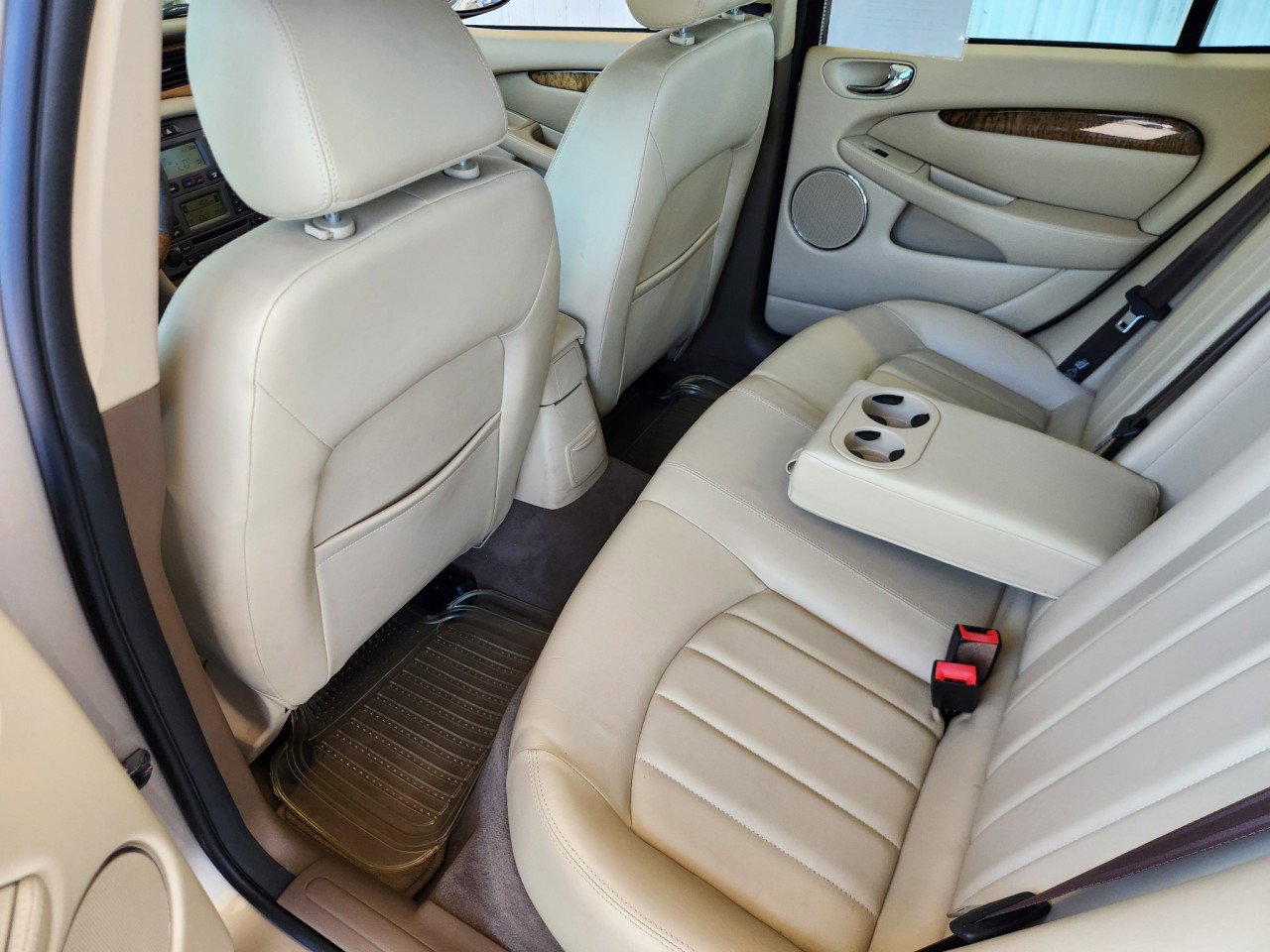 Used 2004 Jaguar X-TYPE 3.0 image 17