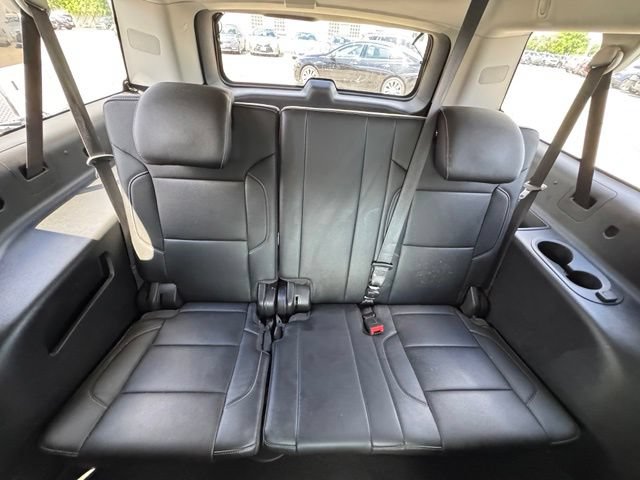 Used 2019 Chevrolet Suburban Premier AWD/4WD image 16