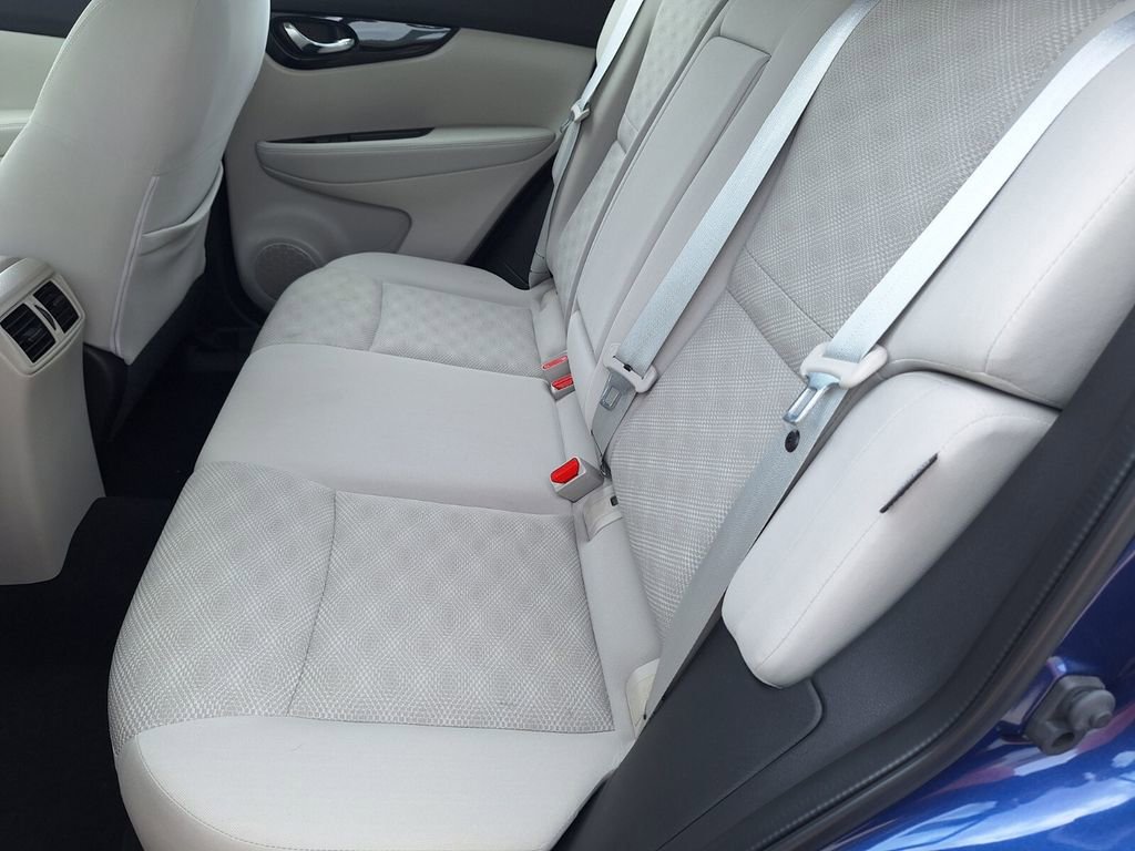 Used 2021 Nissan Rogue Sport SV image 23