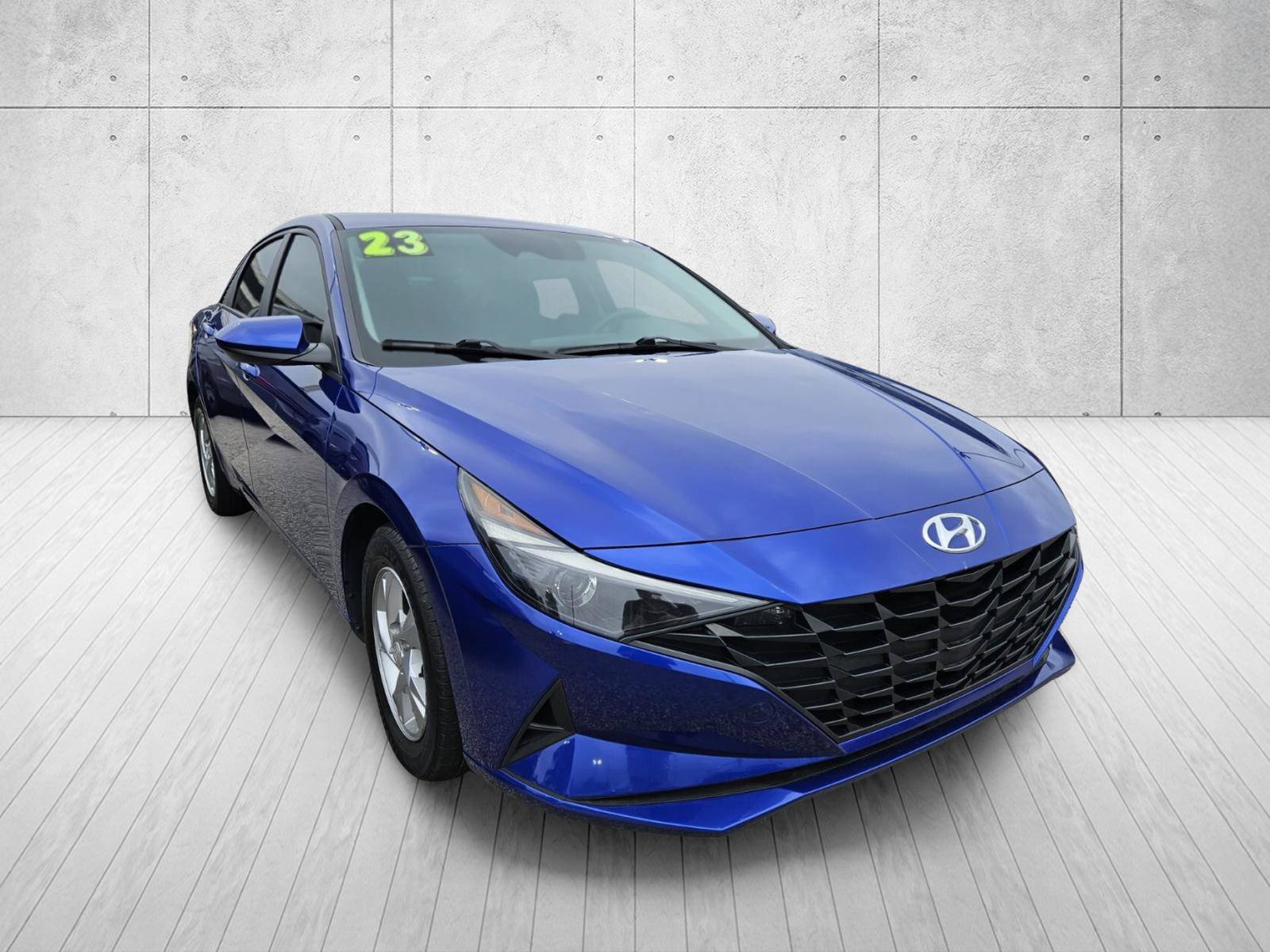 Used 2023 Hyundai Elantra SE FWD image 2