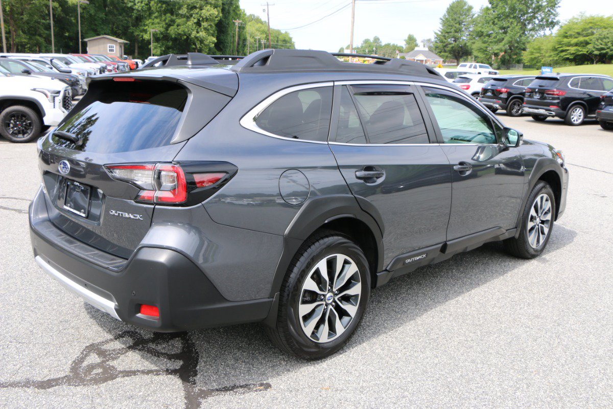 Used 2024 Subaru Outback Limited AWD/4WD image 8