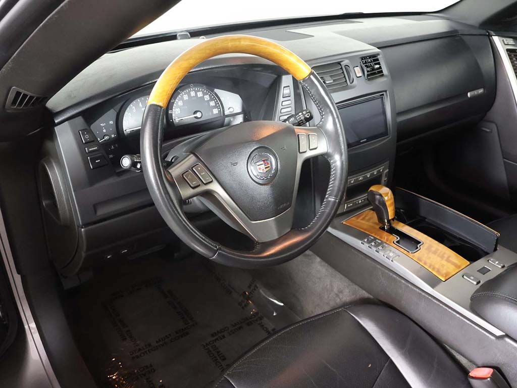 Used 2004 Cadillac XLR RWD image 23