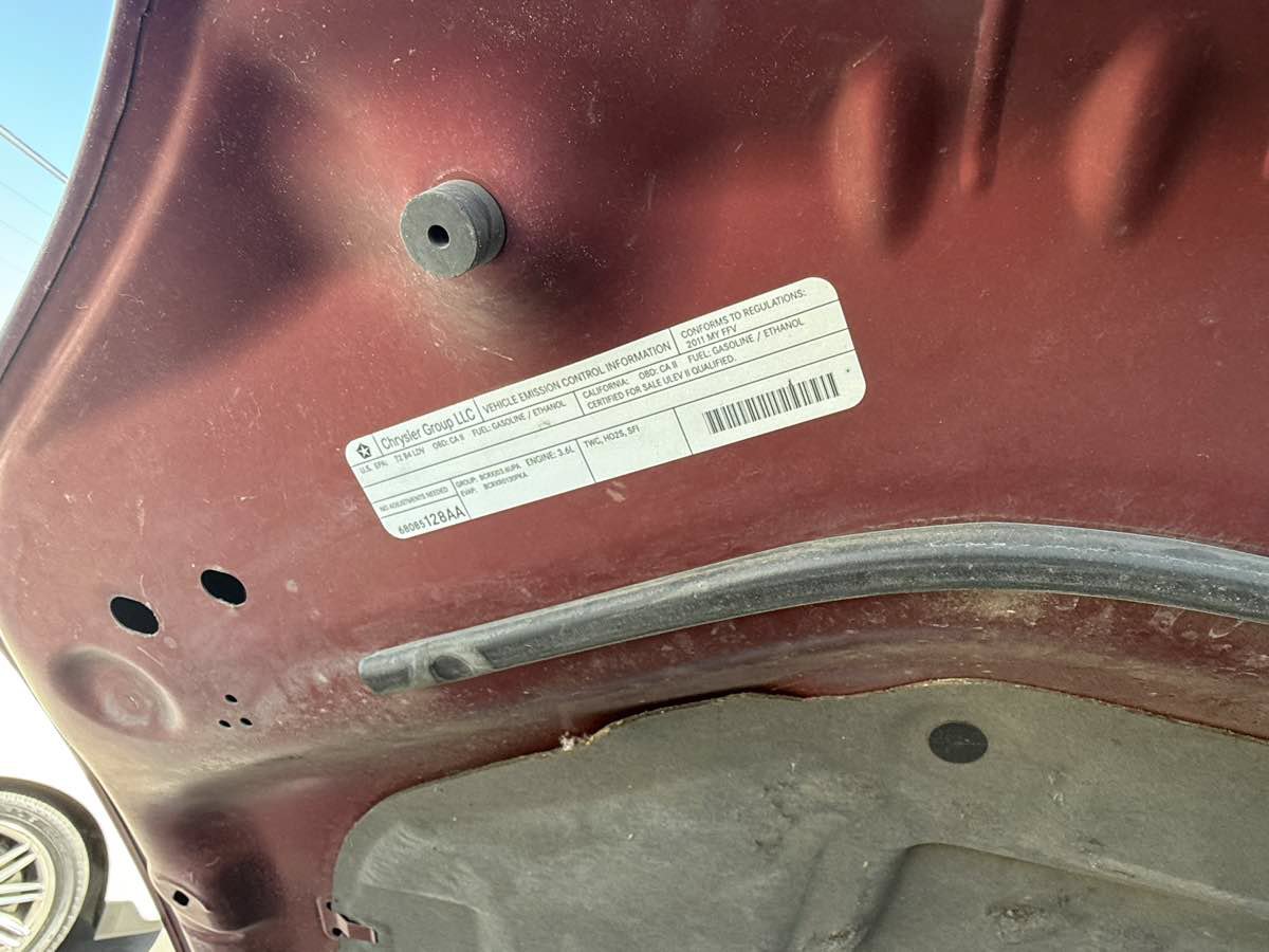 Used 2011 Chrysler 200 Touring w/ Cold Weather Group FWD image 31