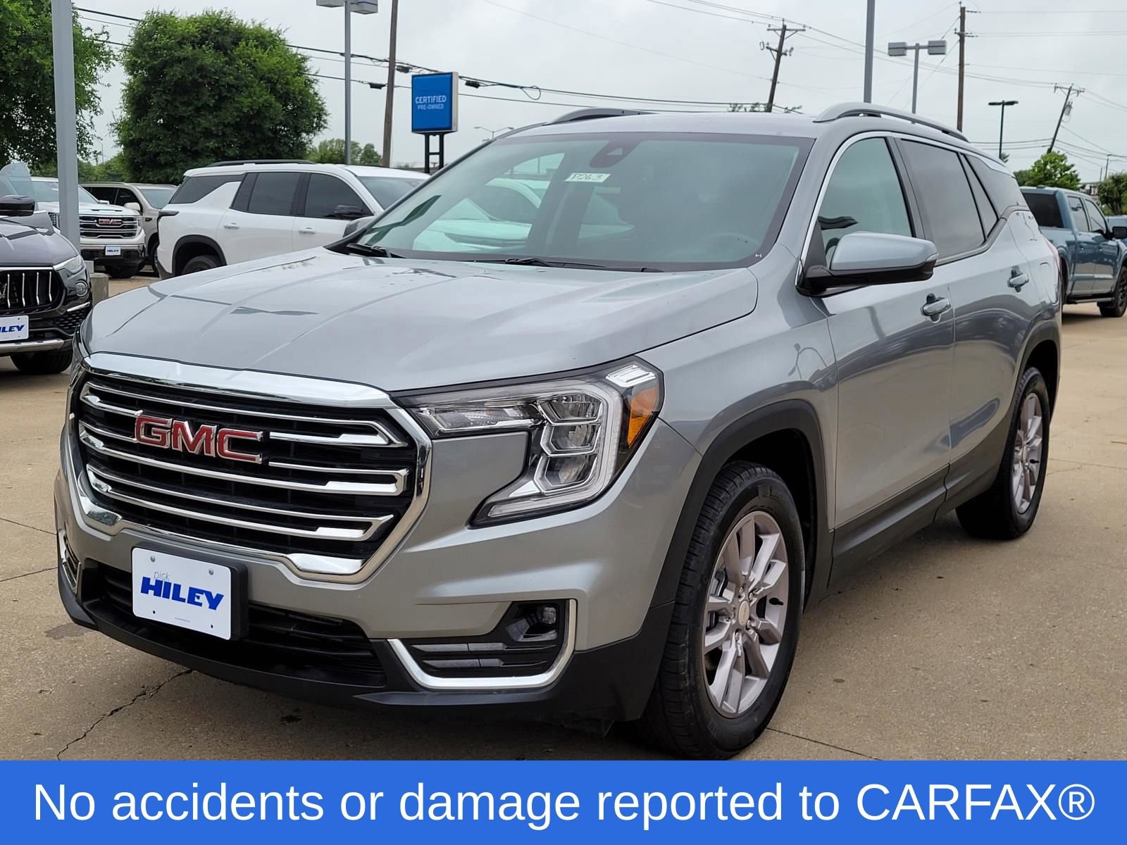 Used 2024 GMC Terrain SLT image 2