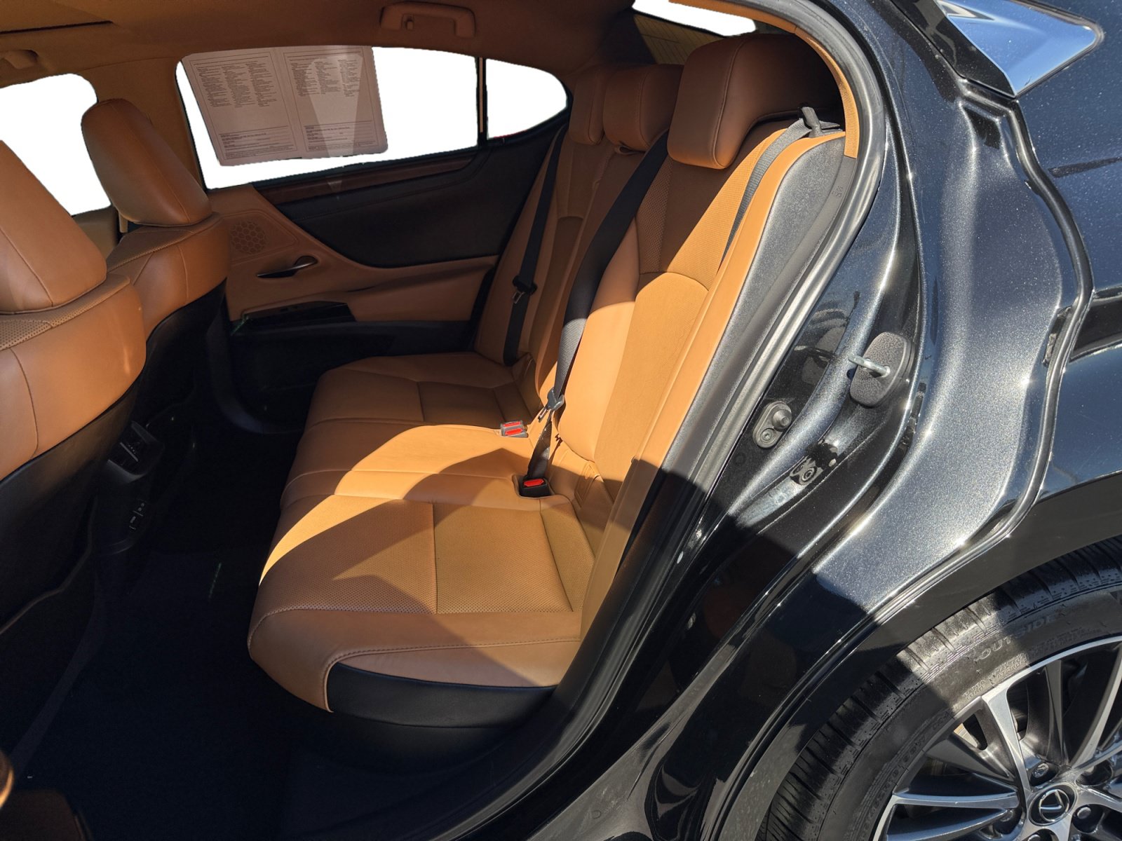 Used 2022 Lexus ES 300h w/ Premium Package FWD image 16
