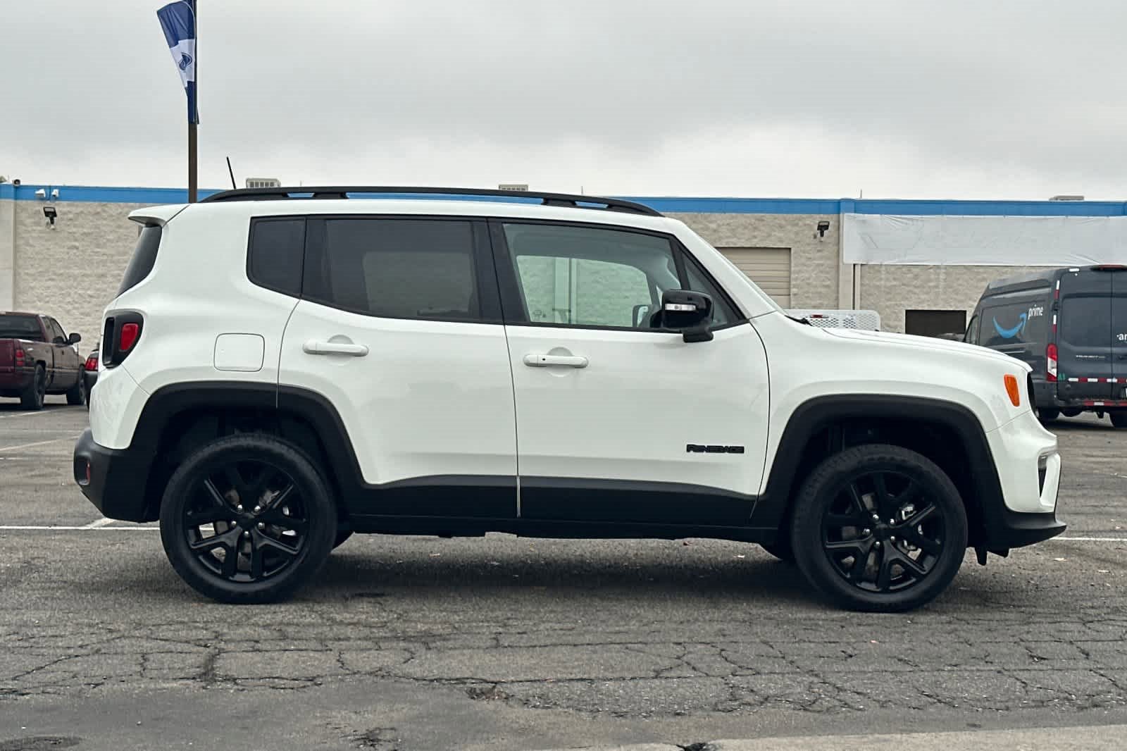 Used 2023 Jeep Renegade Altitude image 8