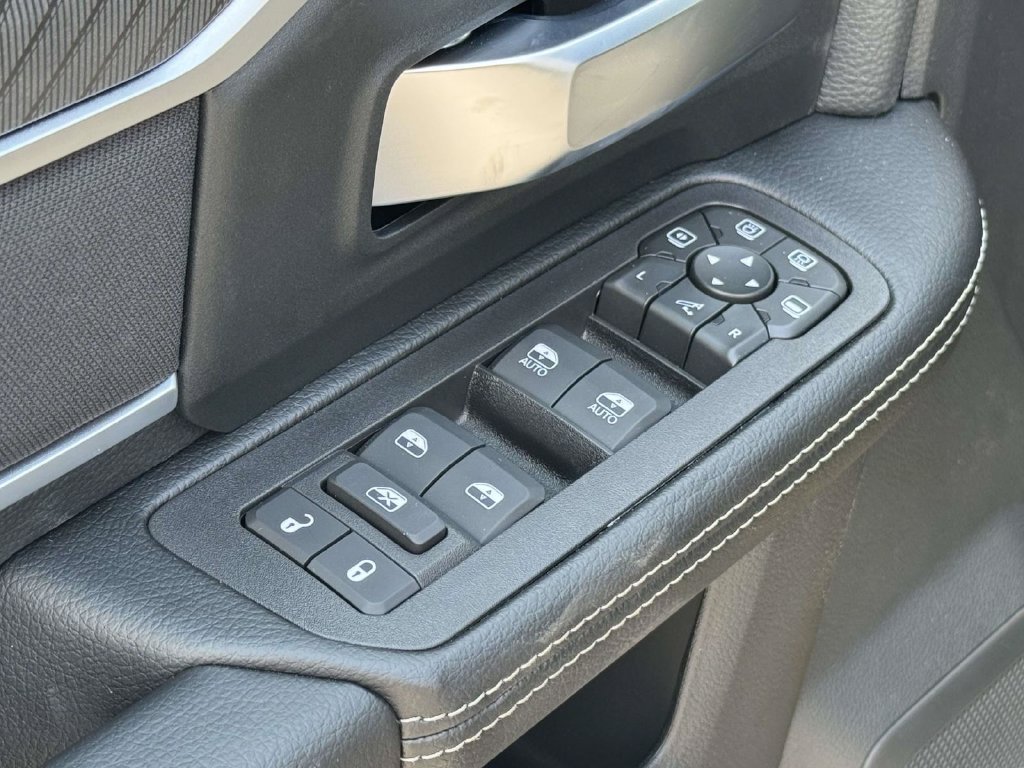 New 2026 RAM 2500 Big Horn AWD/4WD image 26