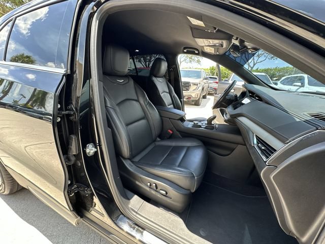 Certified 2023 Cadillac XT4 Premium Luxury FWD image 30