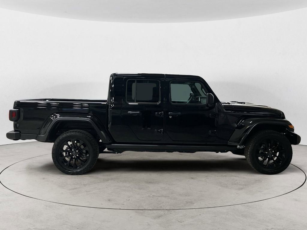 Used 2025 Jeep Gladiator Sport image 6