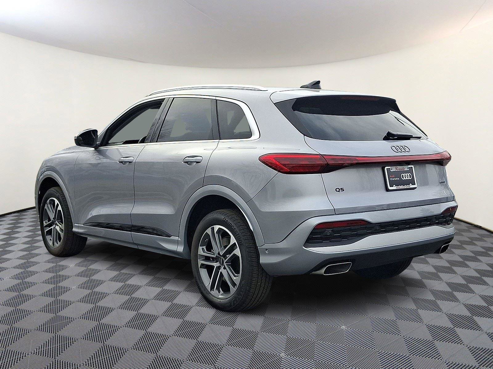 Used 2025 Audi Q5 Premium Plus w/ Premium Plus image 4