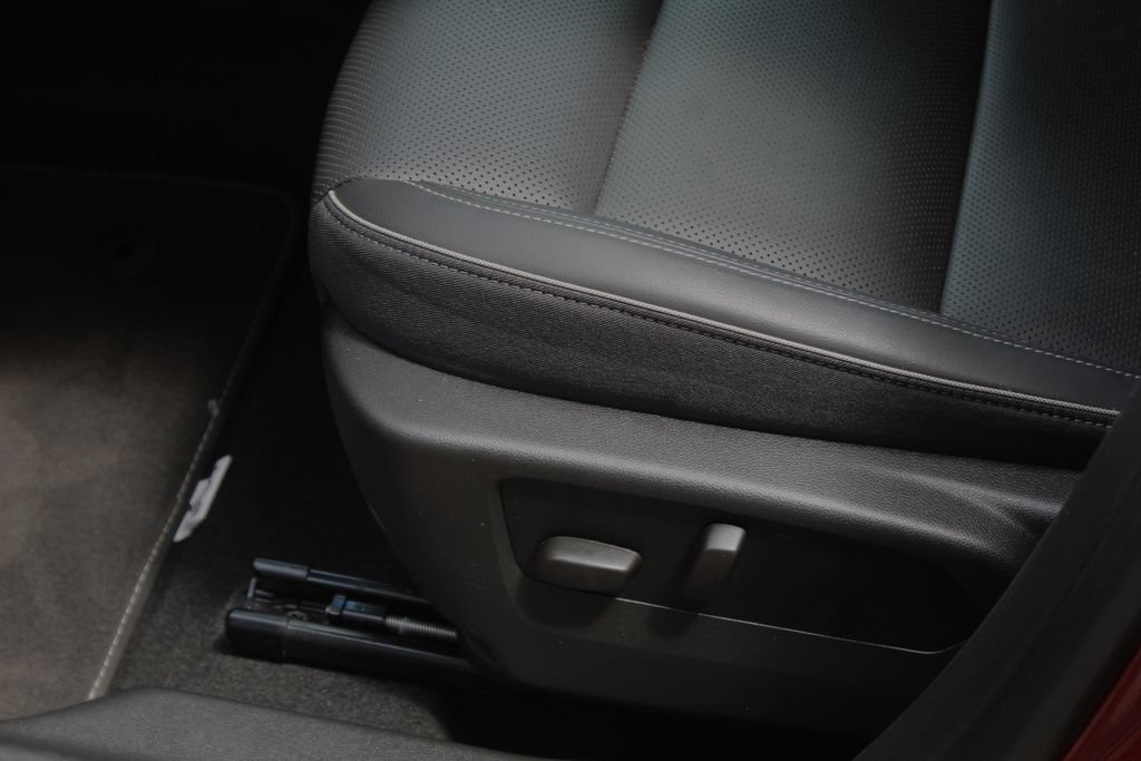 Used 2023 Buick Envision Essence FWD image 12