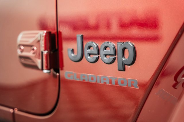 Used 2021 Jeep Gladiator Willys image 18