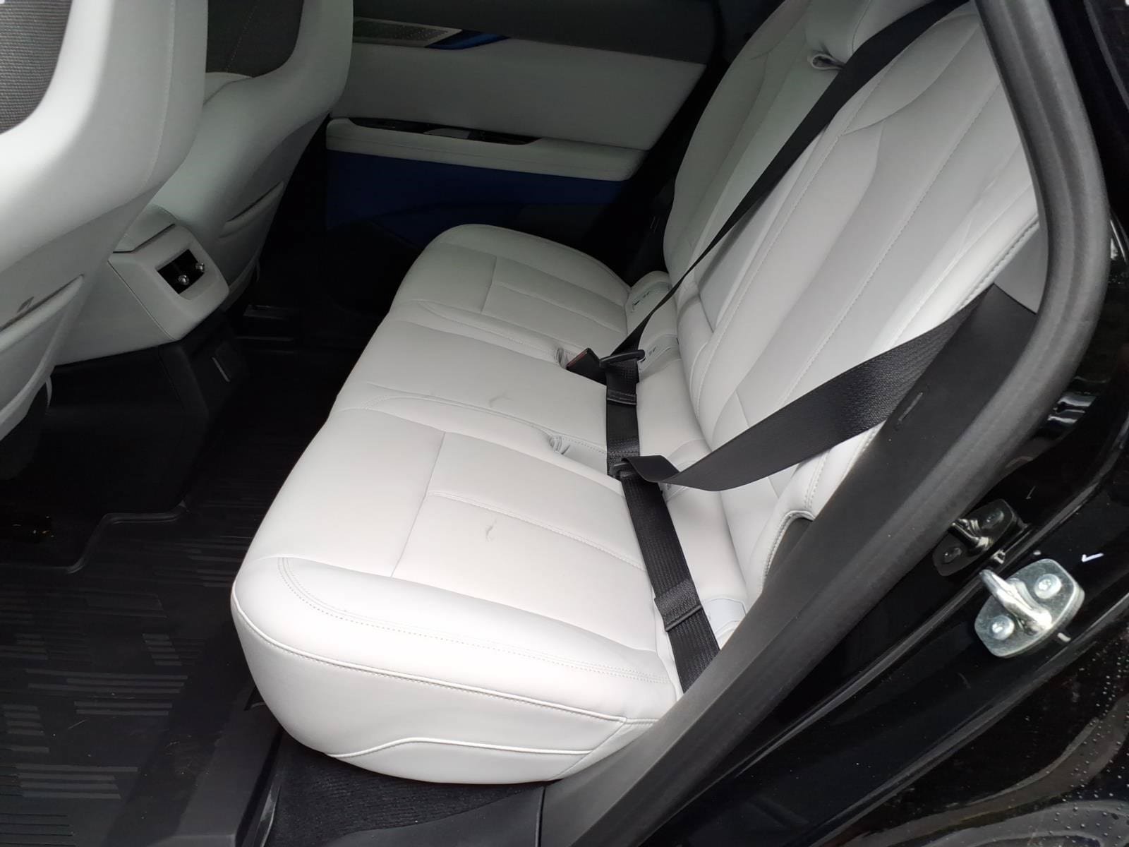 New 2027 Cadillac Optiq Sport w/ LPO, Floor Liner Package AWD/4WD image 11