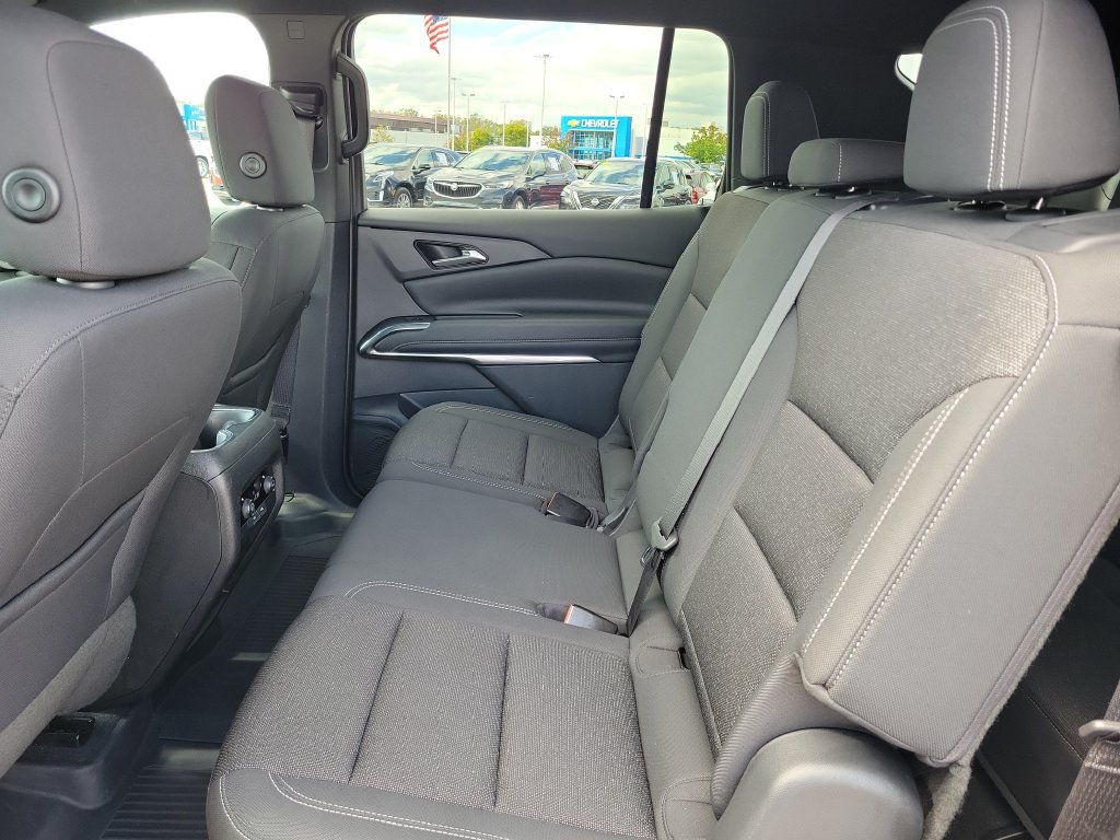 Used 2024 Chevrolet Traverse LS FWD image 26
