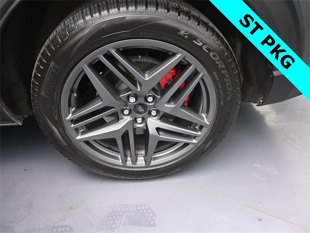 Used 2025 Ford Explorer ST image 14