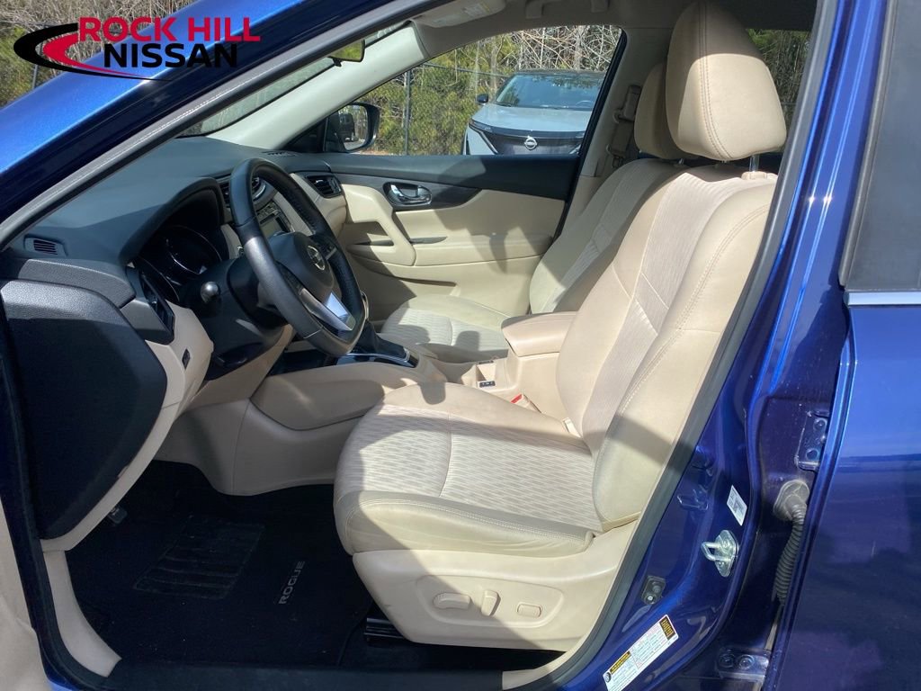 Used 2020 Nissan Rogue SV image 15
