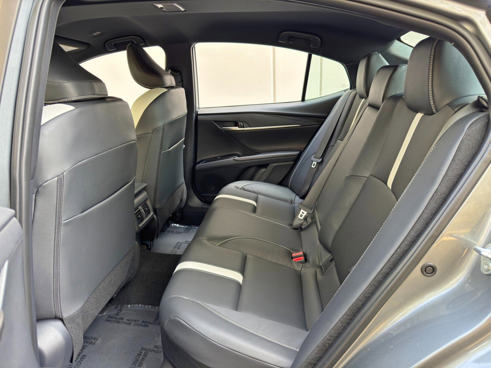 Used 2025 Toyota Camry SE w/ Convenience Package image 37