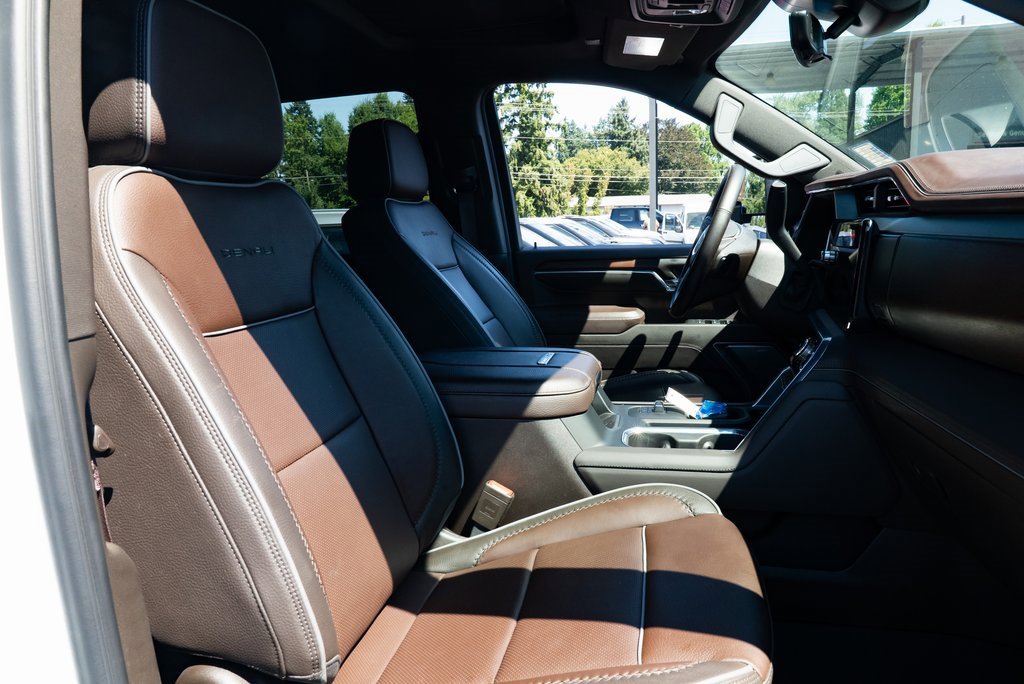 Used 2025 GMC Sierra 3500 Denali w/ Denali Reserve Package image 24