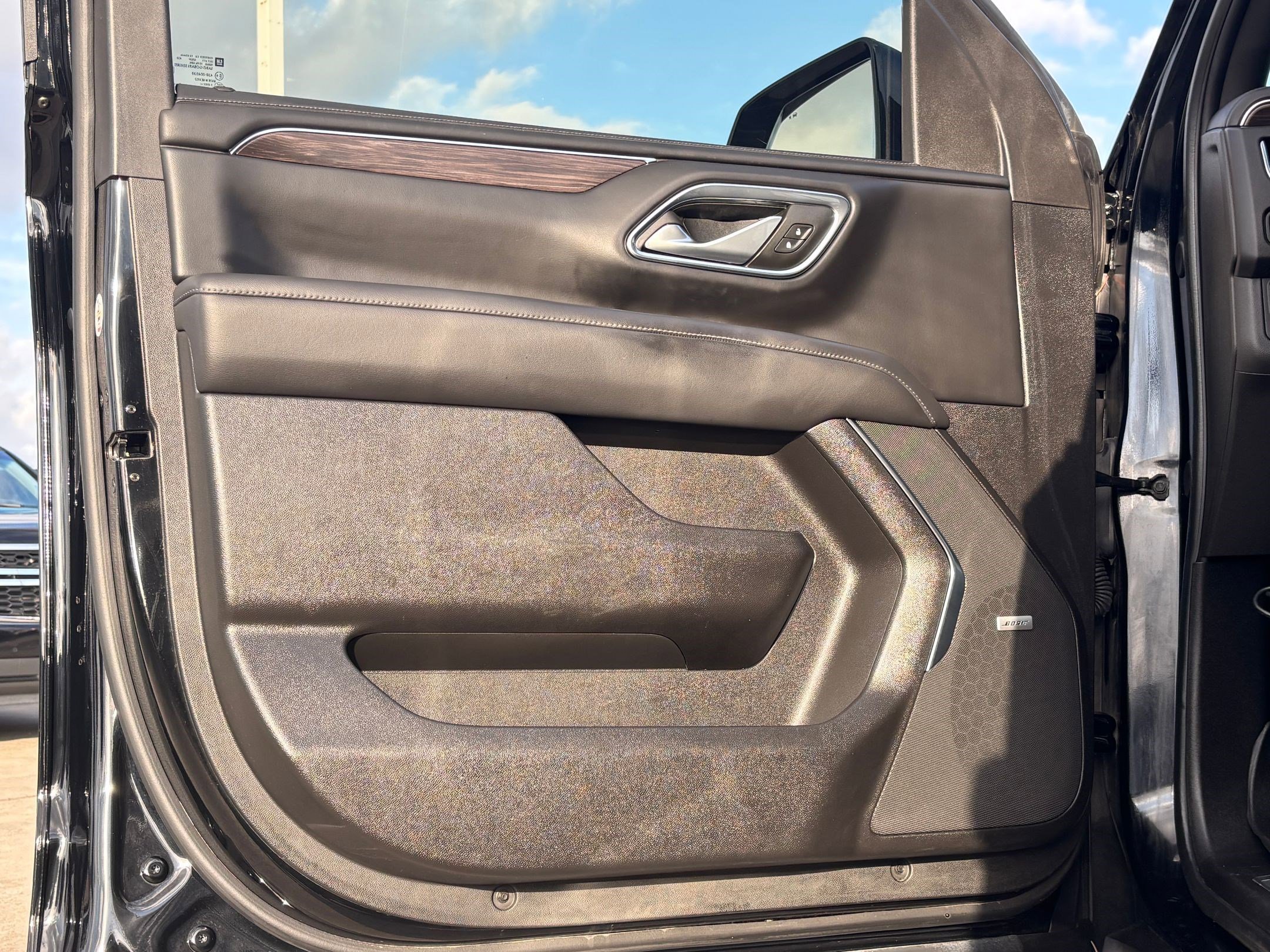 Used 2023 Chevrolet Tahoe Z71 w/ Off-Road Capability Package image 14