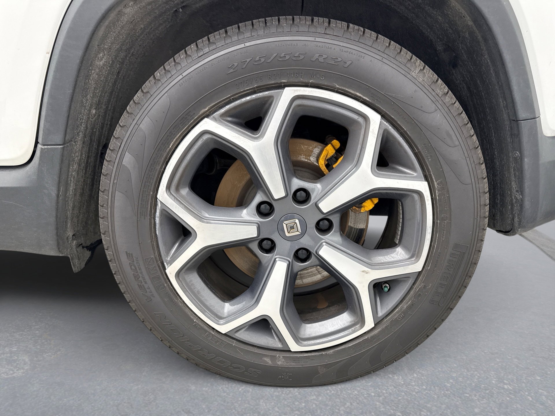 Used 2022 Rivian R1T Adventure image 13