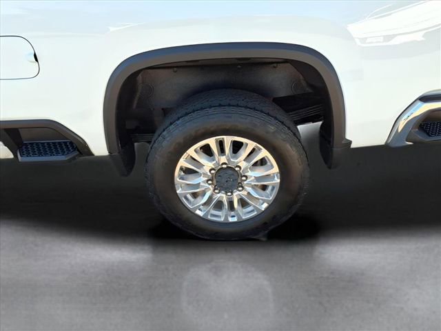 Used 2020 Chevrolet Silverado 2500 LT w/ Z71 Off-Road Package AWD/4WD image 21