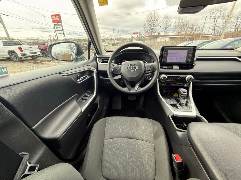 Used 2022 Toyota RAV4 XLE image 20