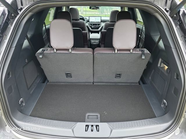 New 2026 Ford Explorer Platinum image 32