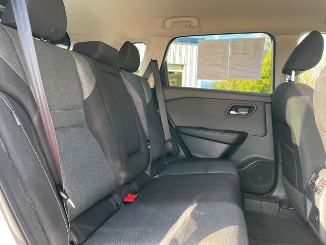 Used 2021 Nissan Rogue SV image 14