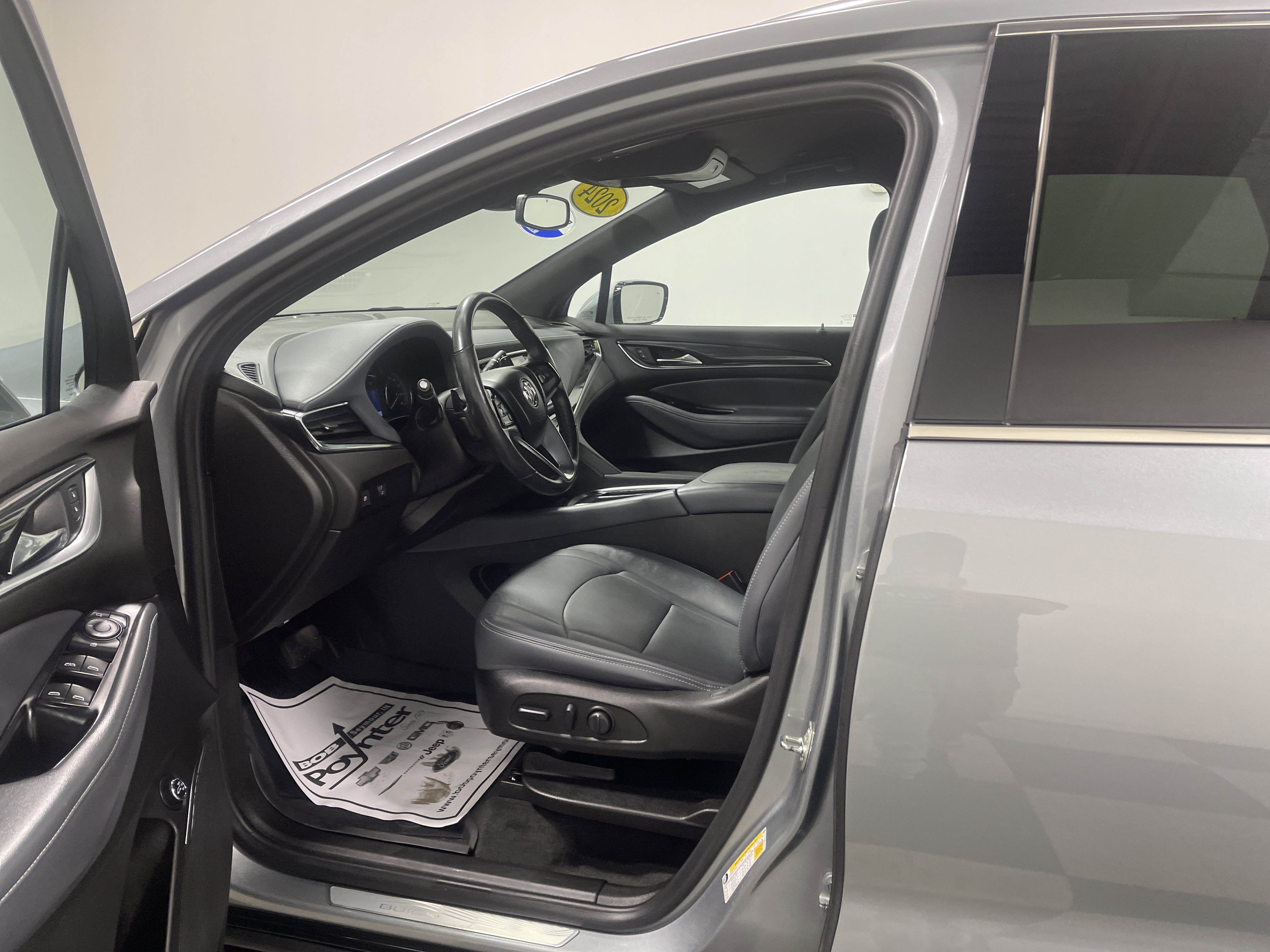 Used 2024 Buick Enclave Essence w/ Sport Touring Edition image 9