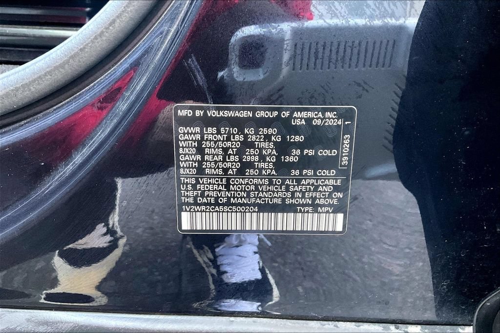 Used 2025 Volkswagen Atlas SE FWD image 34