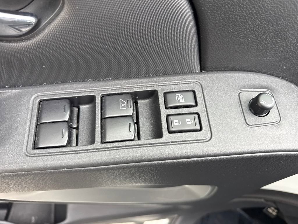 Used 2022 Nissan Frontier SV w/ Technology Package image 15