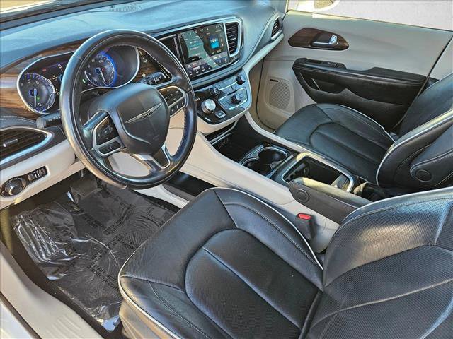 Used 2022 Chrysler Pacifica Limited image 10