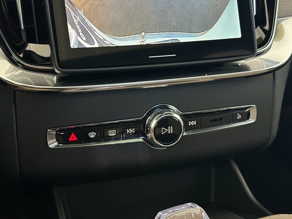 New 2026 Volvo XC90 T8 Plus AWD/4WD image 21
