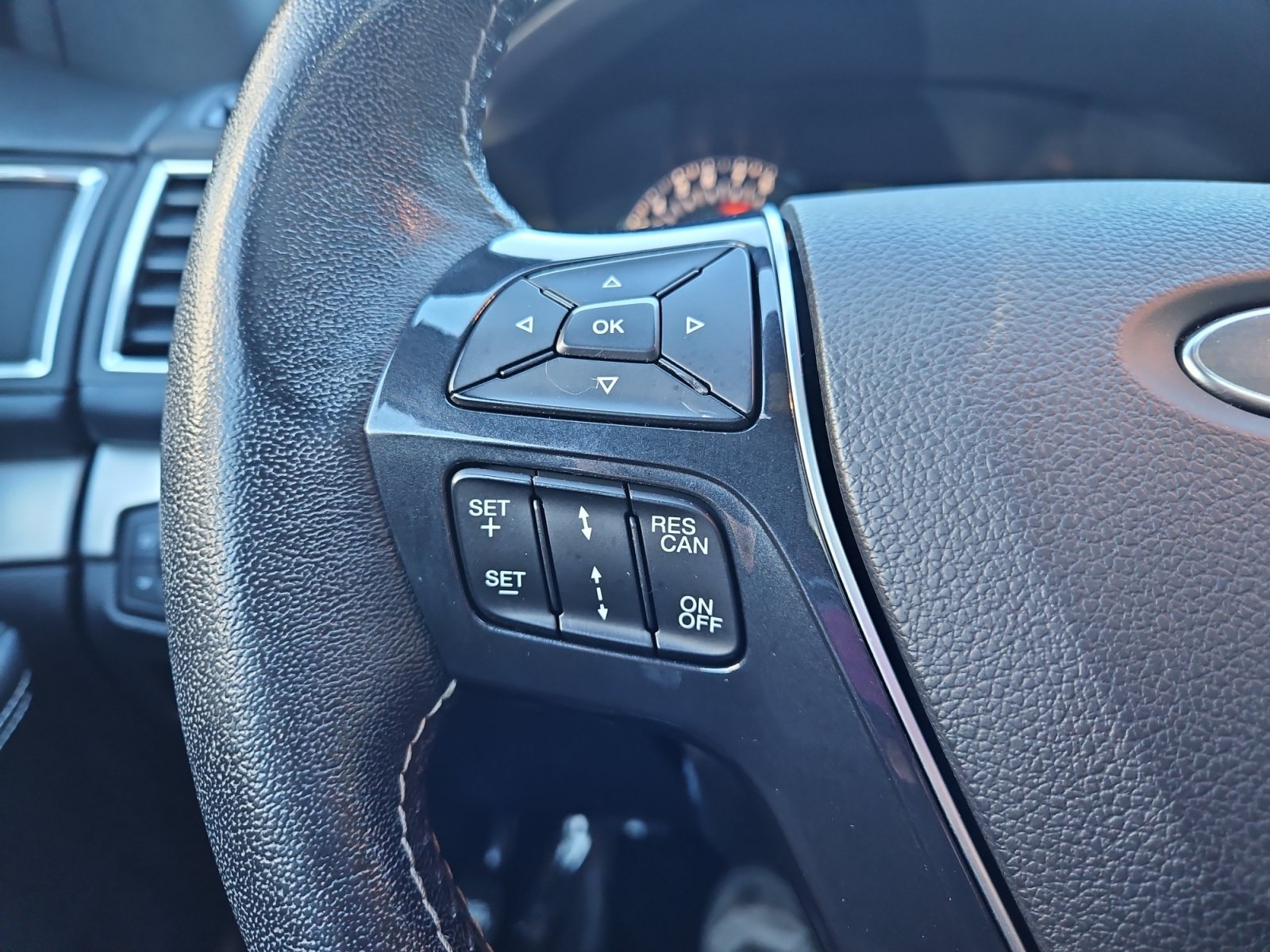 Used 2017 Ford Explorer Platinum AWD/4WD image 30